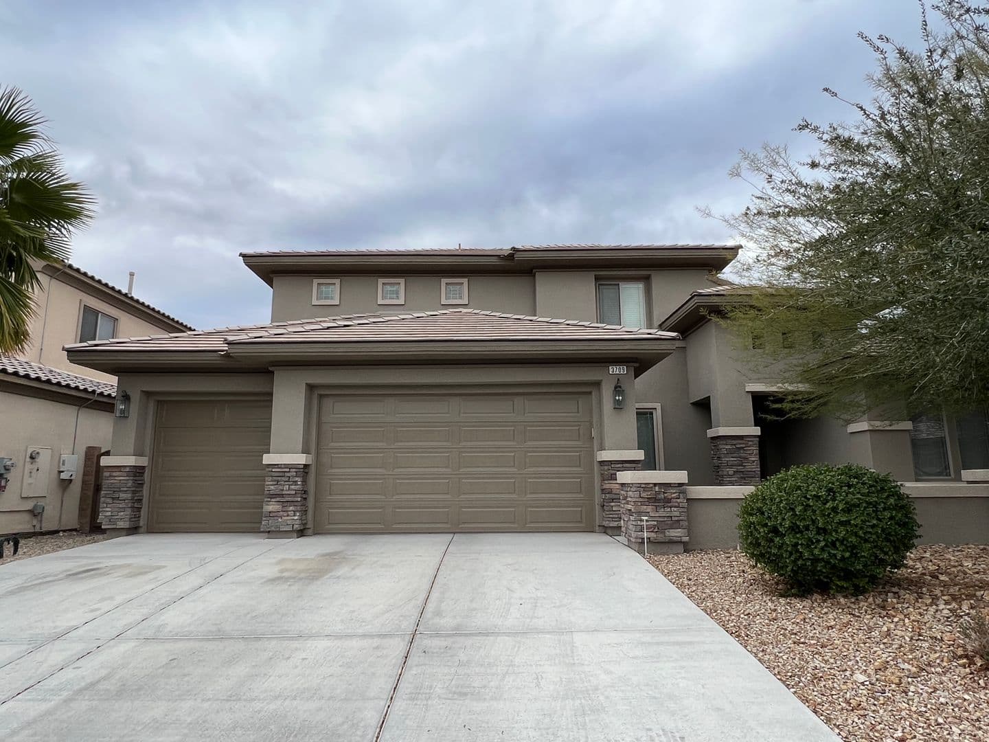 NORTH LAS VEGAS House: 3709 FLEDGLING DR