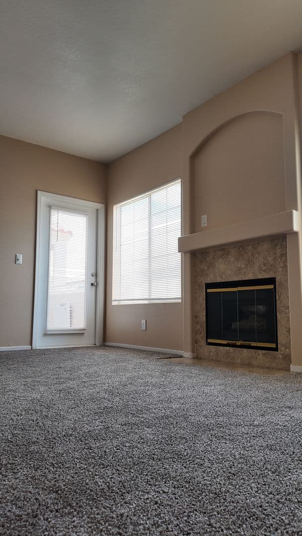 LAS VEGAS Condo: 1900 N TORREY PINES DR UT 212