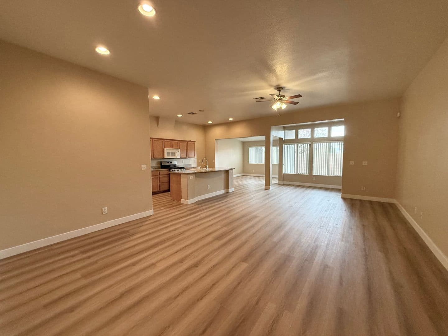 LAS VEGAS House: 6221 EAGLE CAP CT