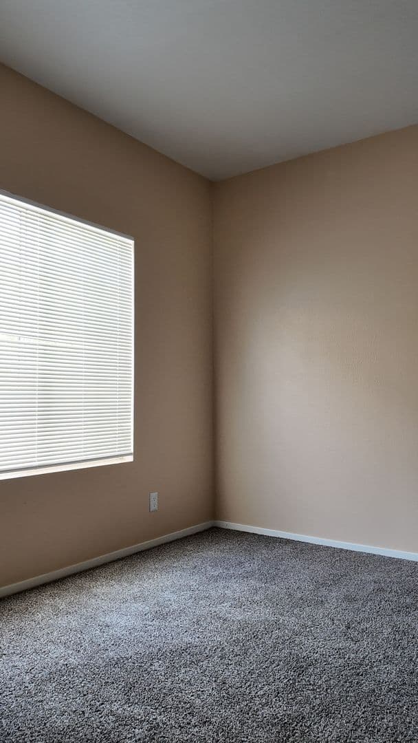 LAS VEGAS Condo: 1900 N TORREY PINES DR UT 212