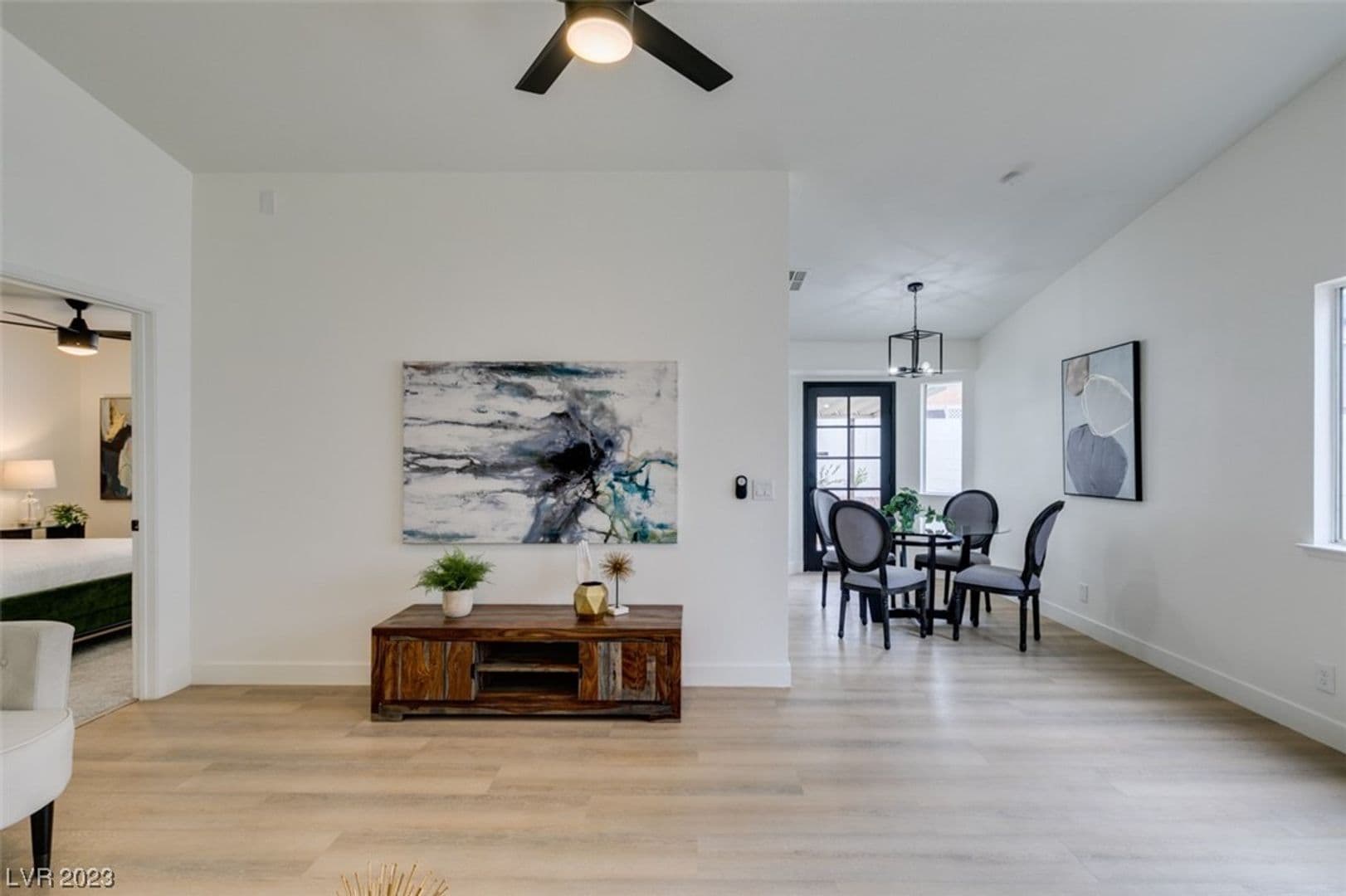 HENDERSON House: 598 JACKSON DR