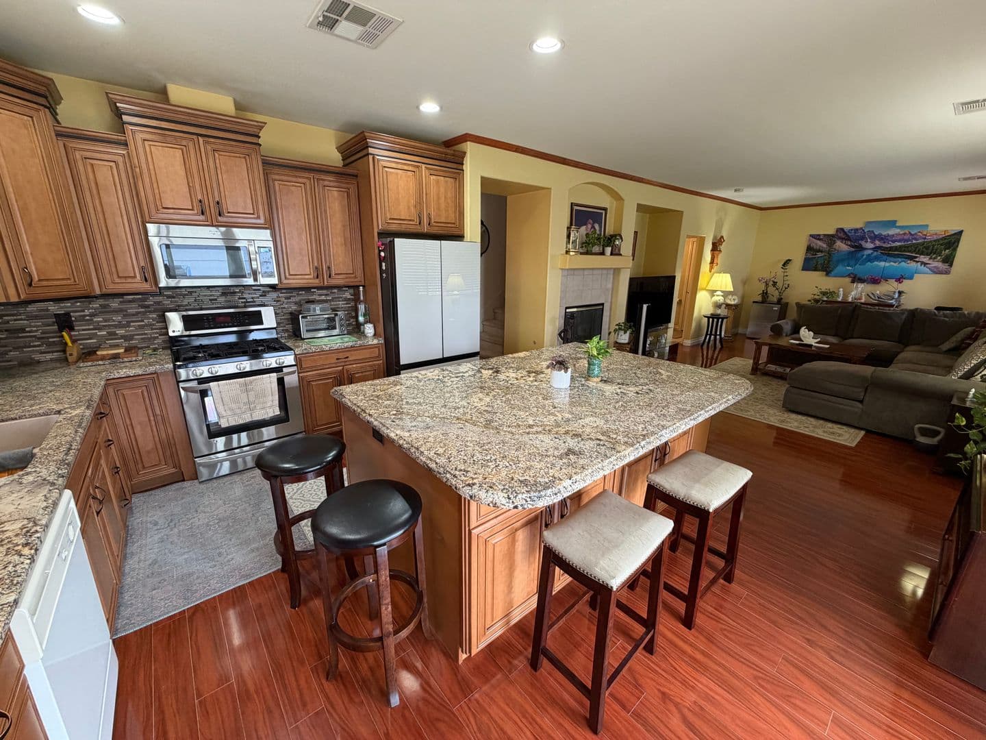 LAS VEGAS House: 1131 LAGUNA PARK CT