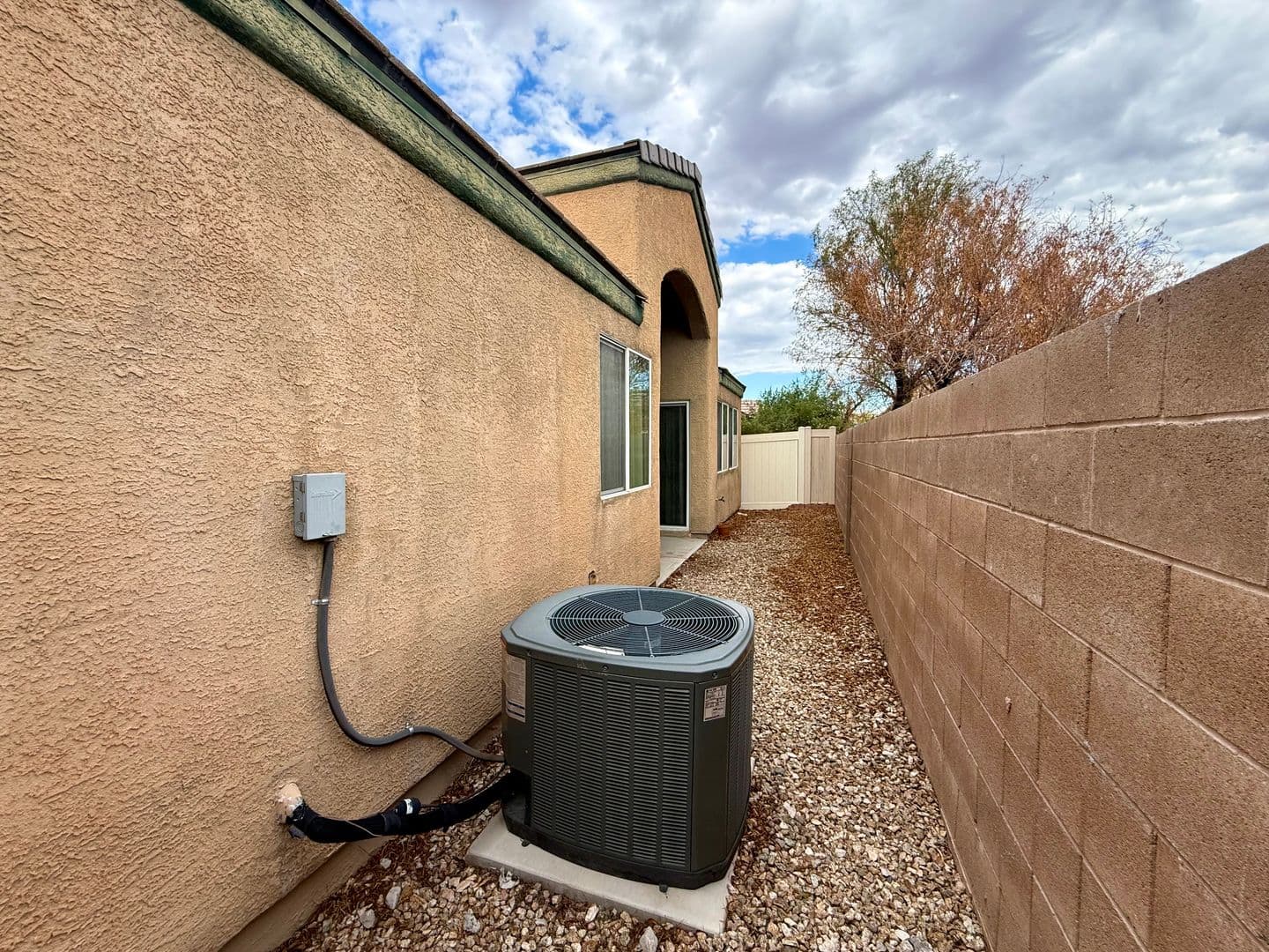 LAS VEGAS House: 6221 EAGLE CAP CT