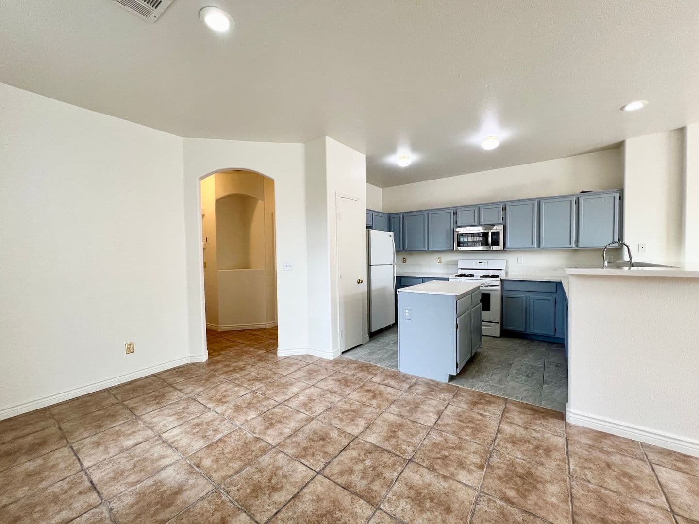 LAS VEGAS House: 4972 MINERS RIDGE DR