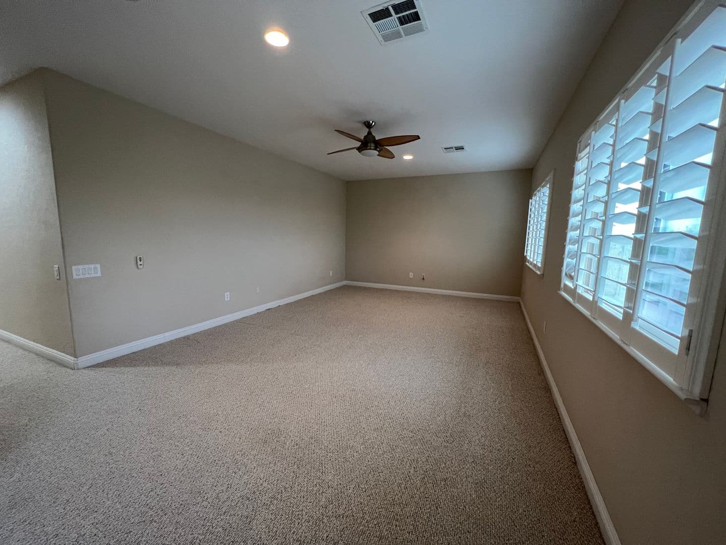 NORTH LAS VEGAS House: 3709 FLEDGLING DR