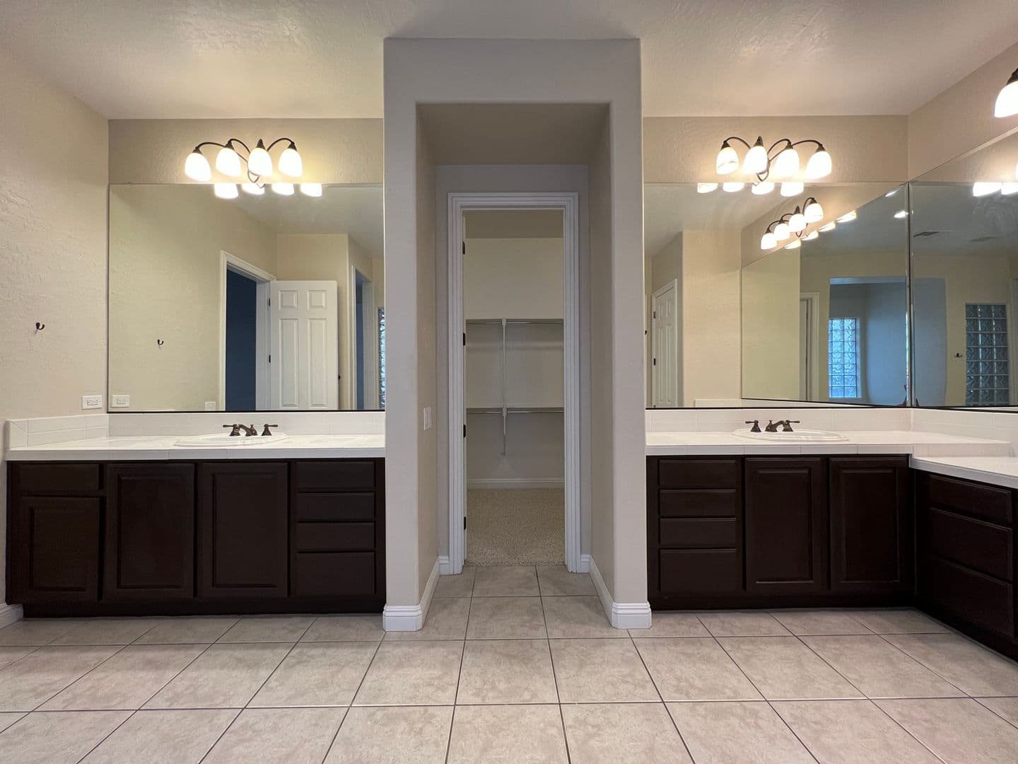 NORTH LAS VEGAS House: 3709 FLEDGLING DR