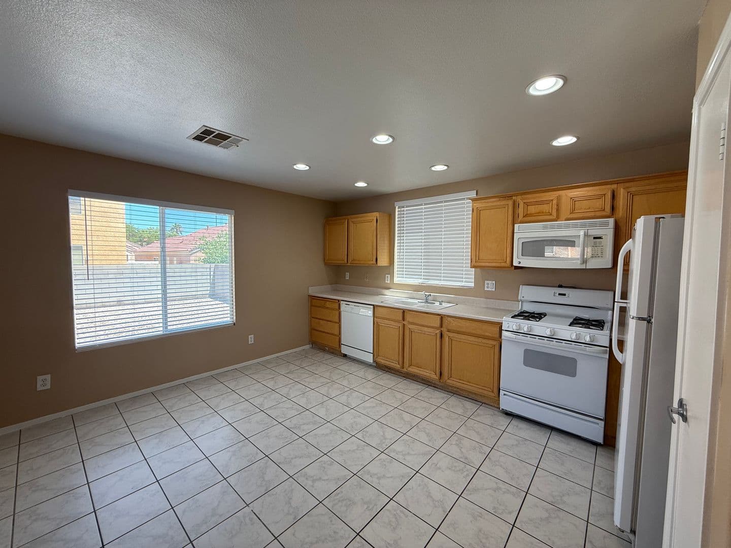 LAS VEGAS House: 8816 PINE PITCH