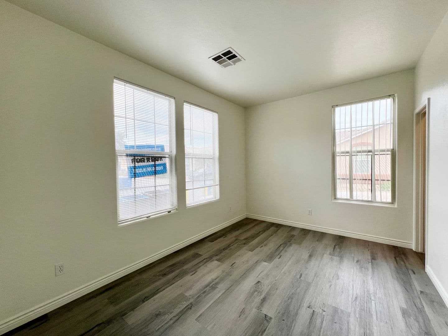 LAS VEGAS House: 4972 MINERS RIDGE DR