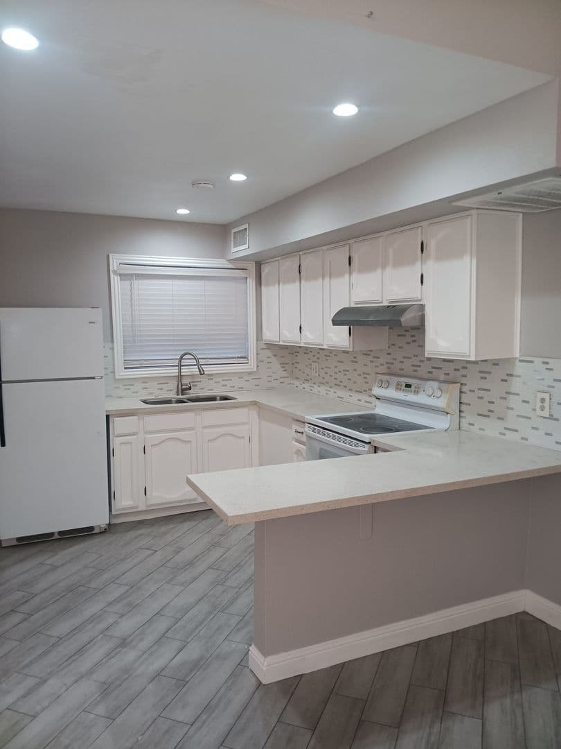 LAS VEGAS Townhome: 5136 GRAY LANE UNIT A