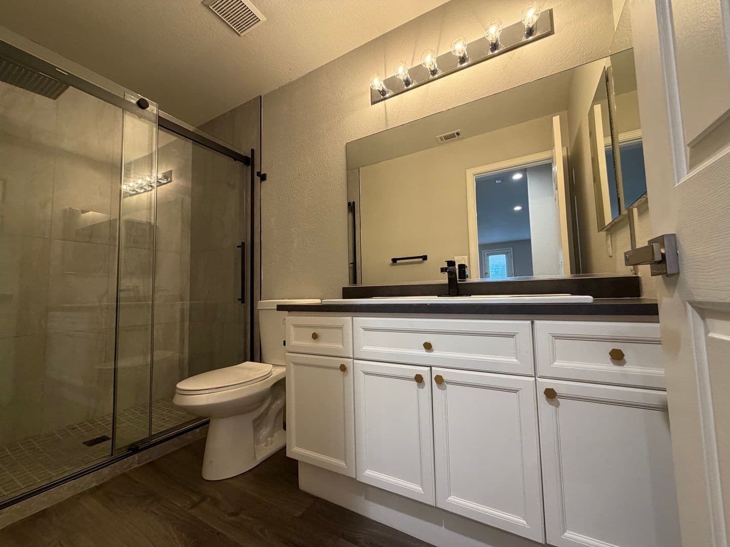 HENDERSON House: 2218 ARMACOST DR