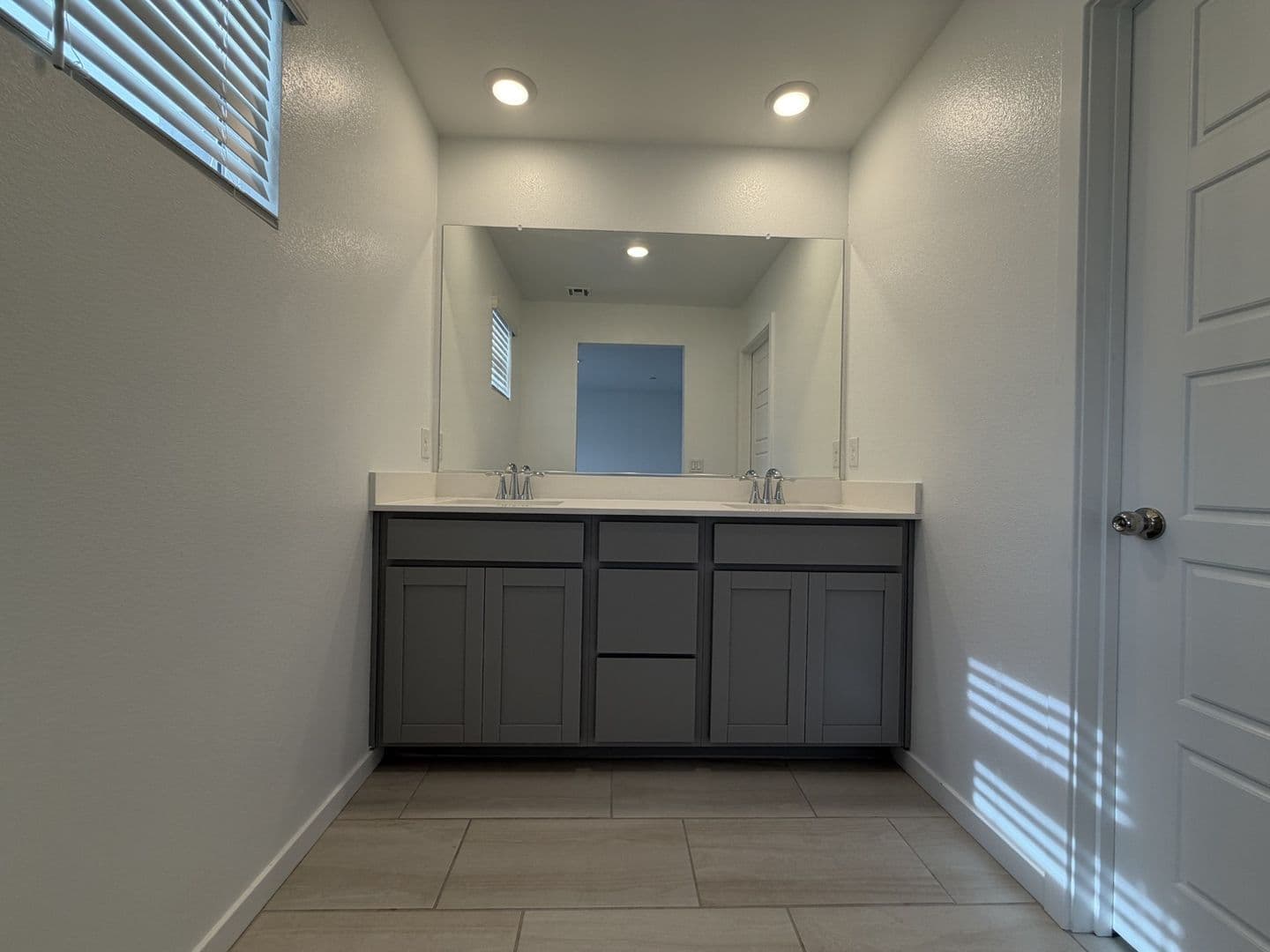 LAS VEGAS House: 10771 BLAKE GARDENS CT