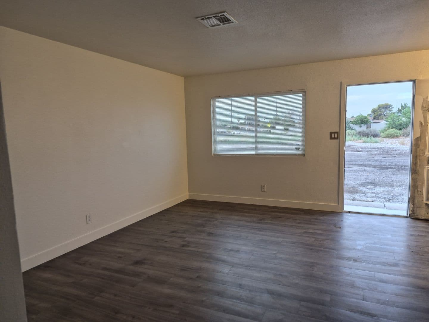 LAS VEGAS Condo: 1831 WALNUT RD #C