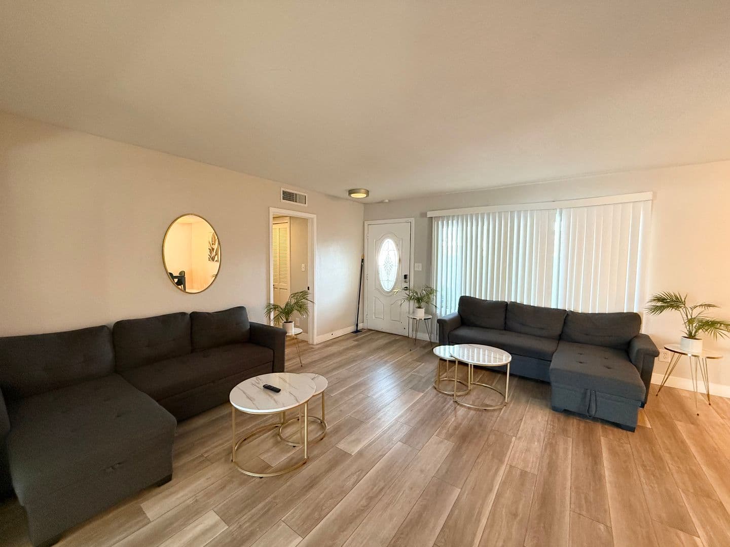LAS VEGAS House: 1526 E TWAIN AVE