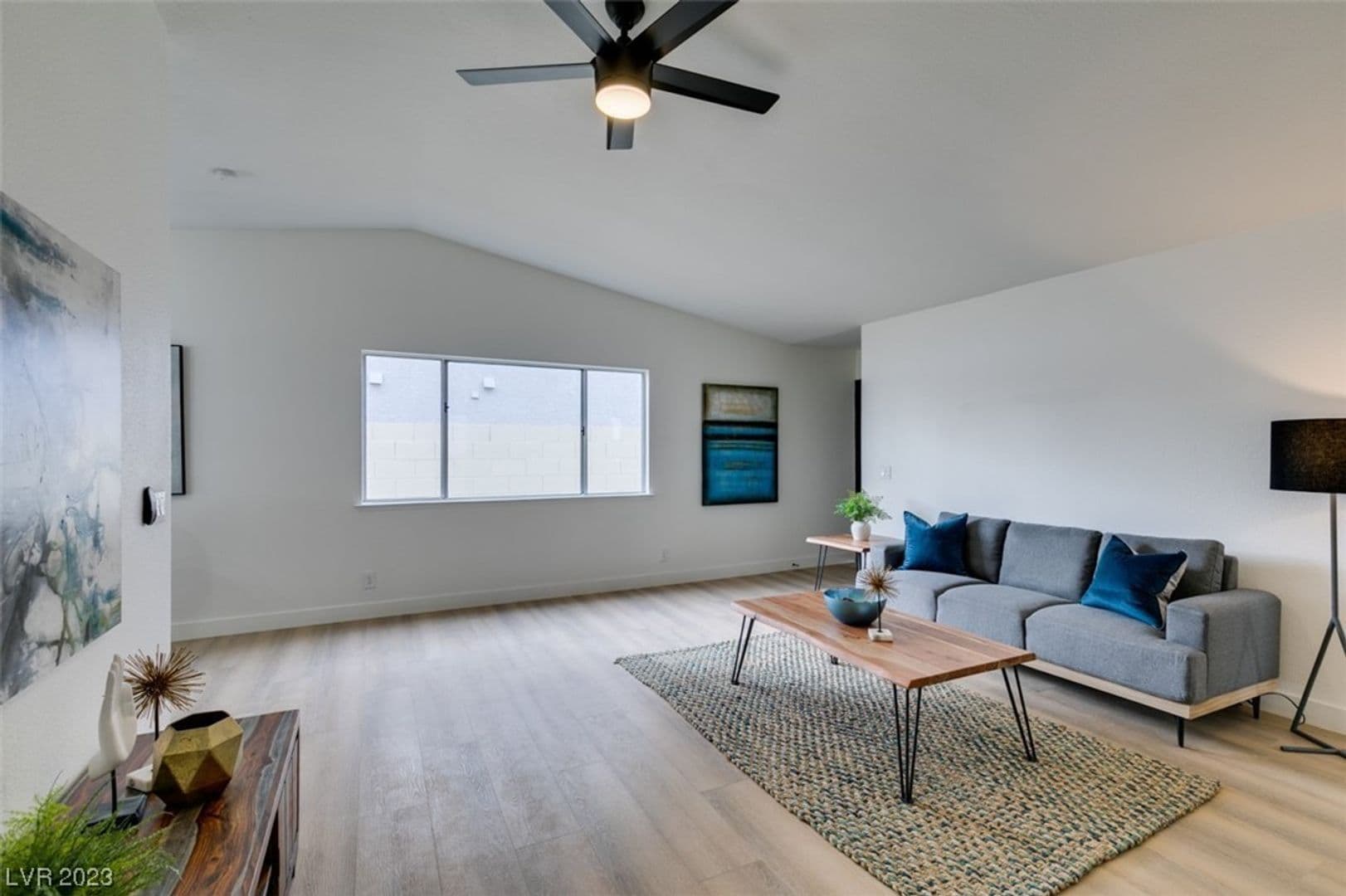 HENDERSON House: 598 JACKSON DR