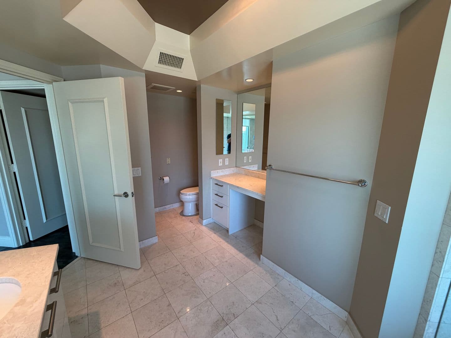 LAS VEGAS Condo: 222 KAREN AVE