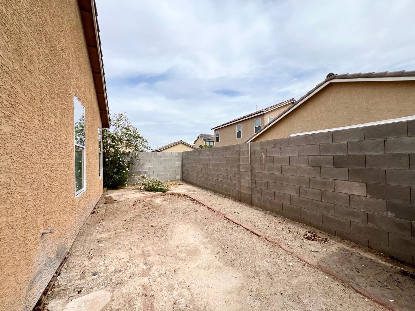 LAS VEGAS House: 4972 MINERS RIDGE DR