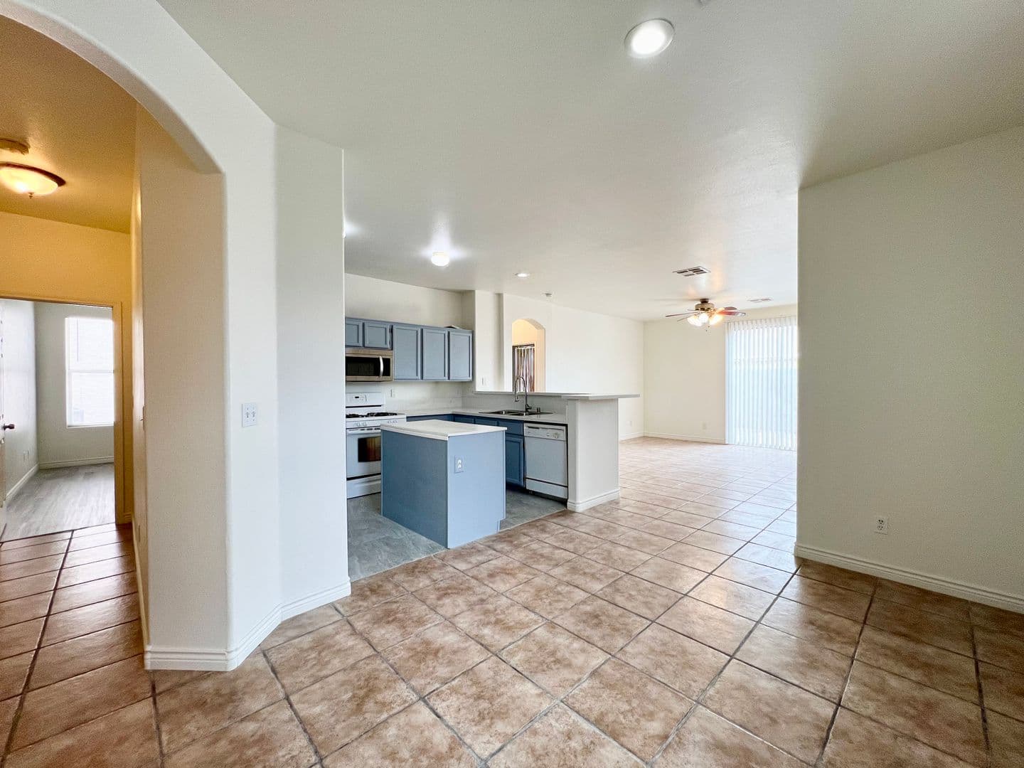 LAS VEGAS House: 4972 MINERS RIDGE DR