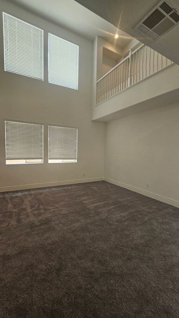 LAS VEGAS House: 119 HONORS COURSE