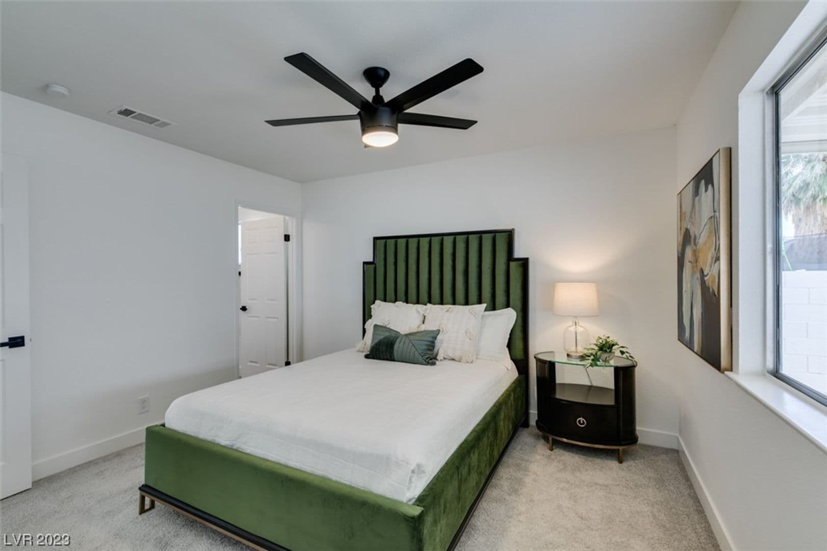 HENDERSON House: 598 JACKSON DR