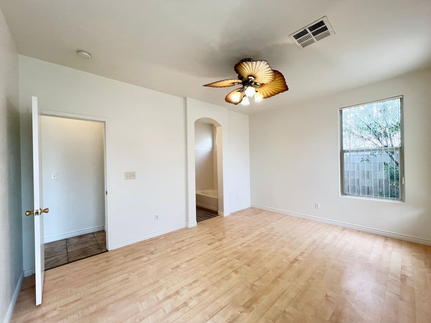 LAS VEGAS House: 4972 MINERS RIDGE DR