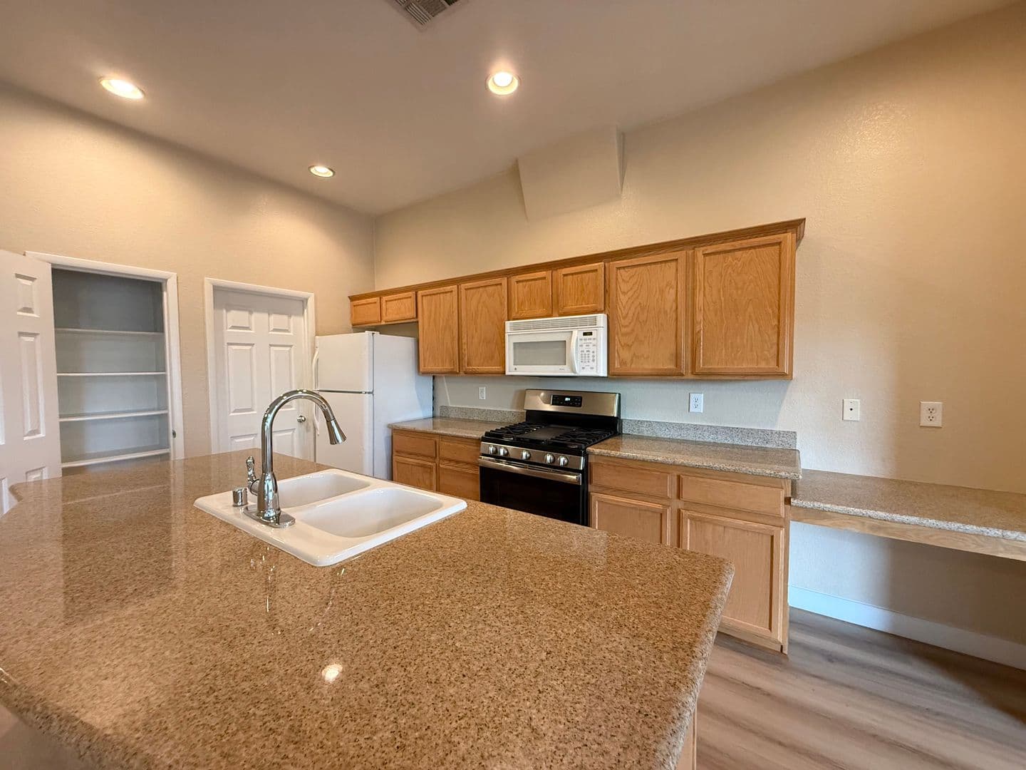LAS VEGAS House: 6221 EAGLE CAP CT
