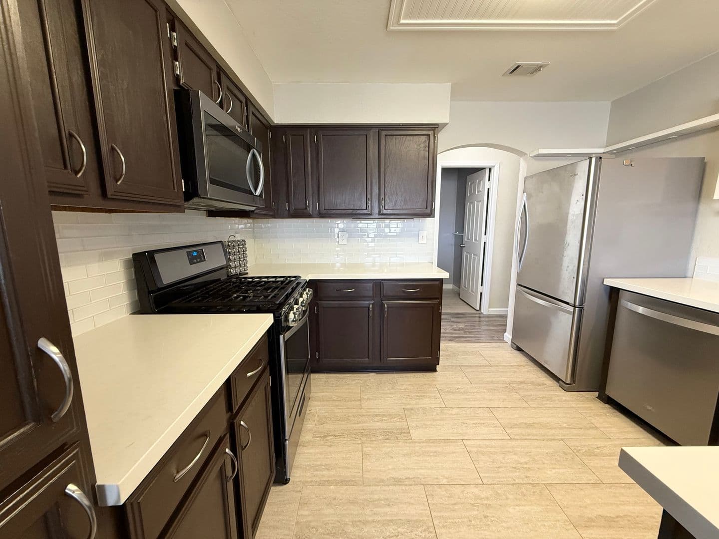 HENDERSON House: 2154 RUNNING RIVER RD.