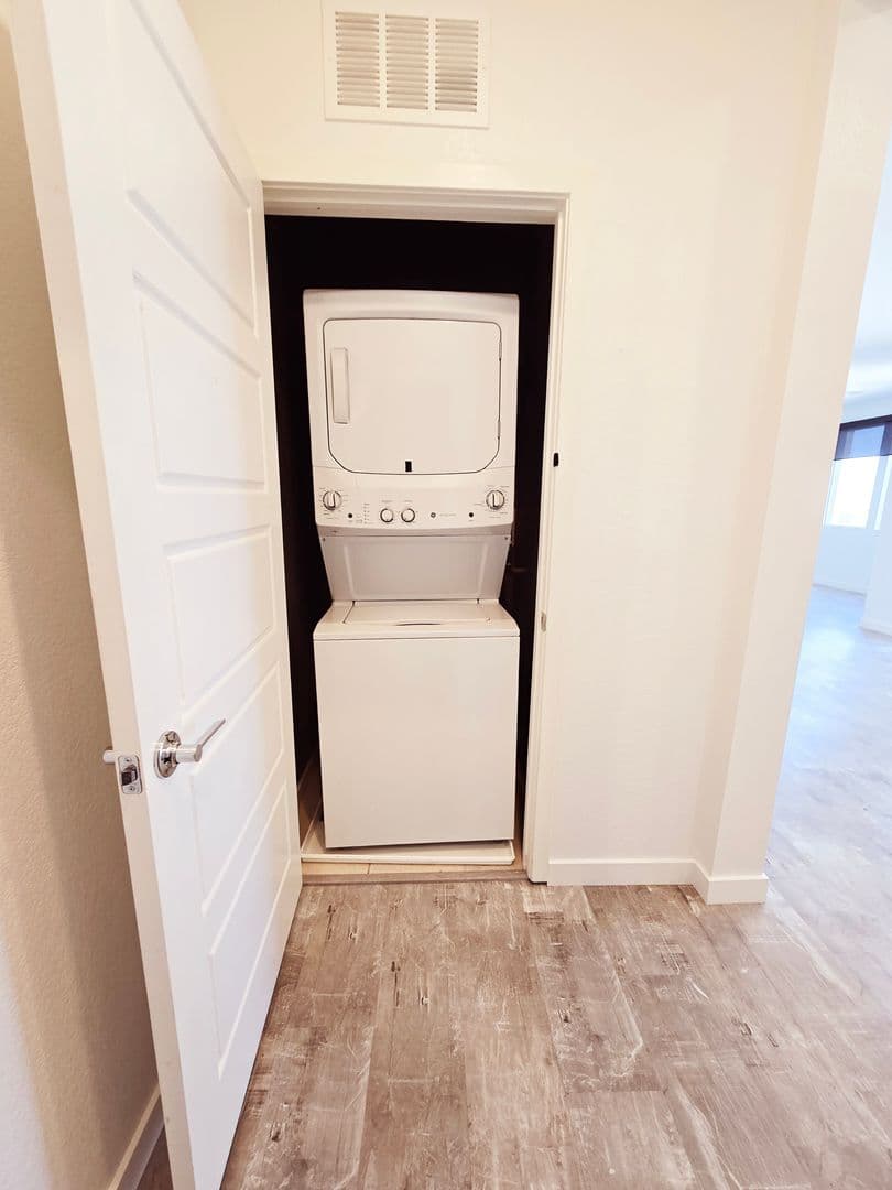 LAS VEGAS Condo: 11231 HIDDEN PEAK AVE #210