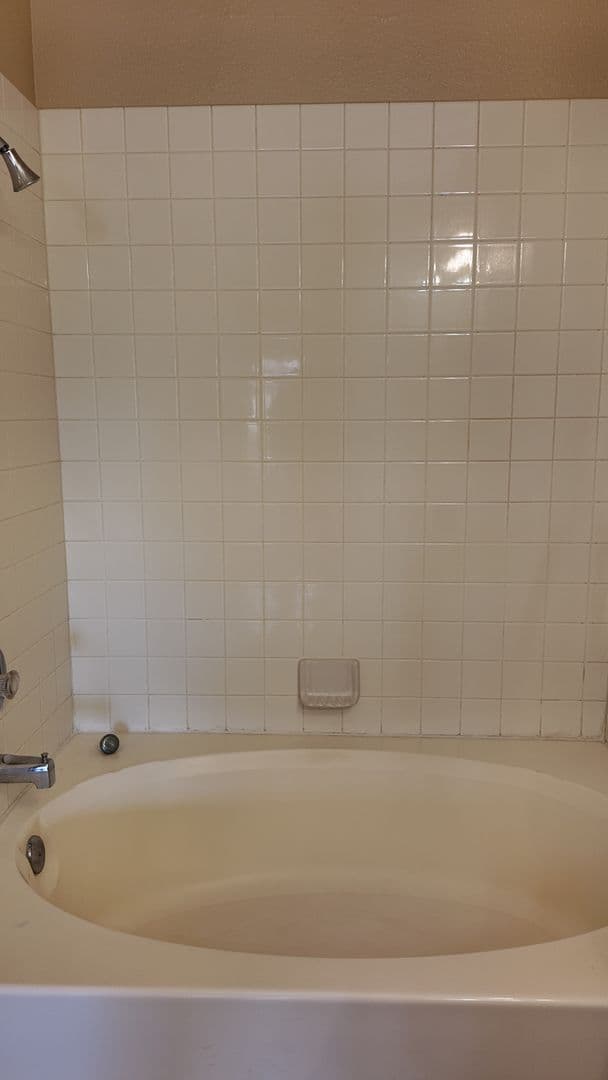 LAS VEGAS Condo: 1900 N TORREY PINES DR UT 212