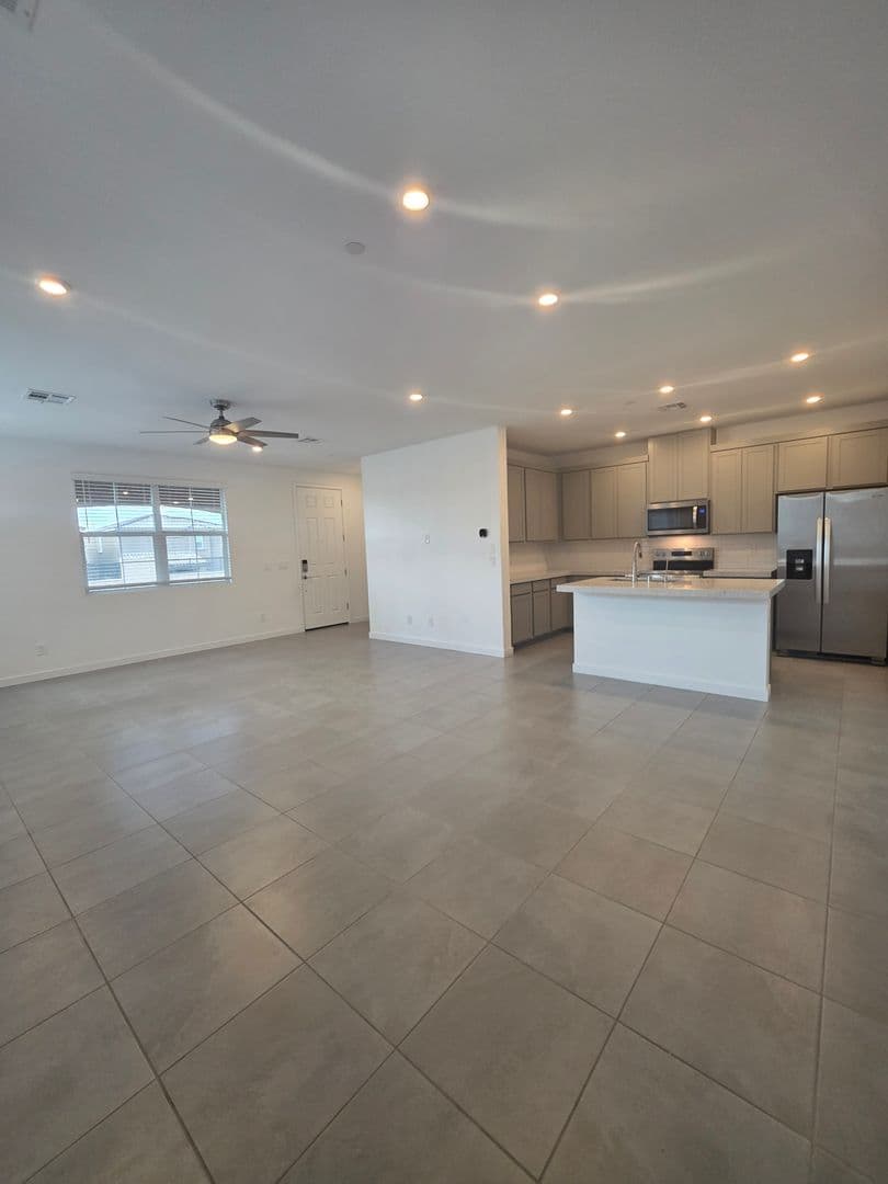 HENDERSON House: 176 VANHOY AVE