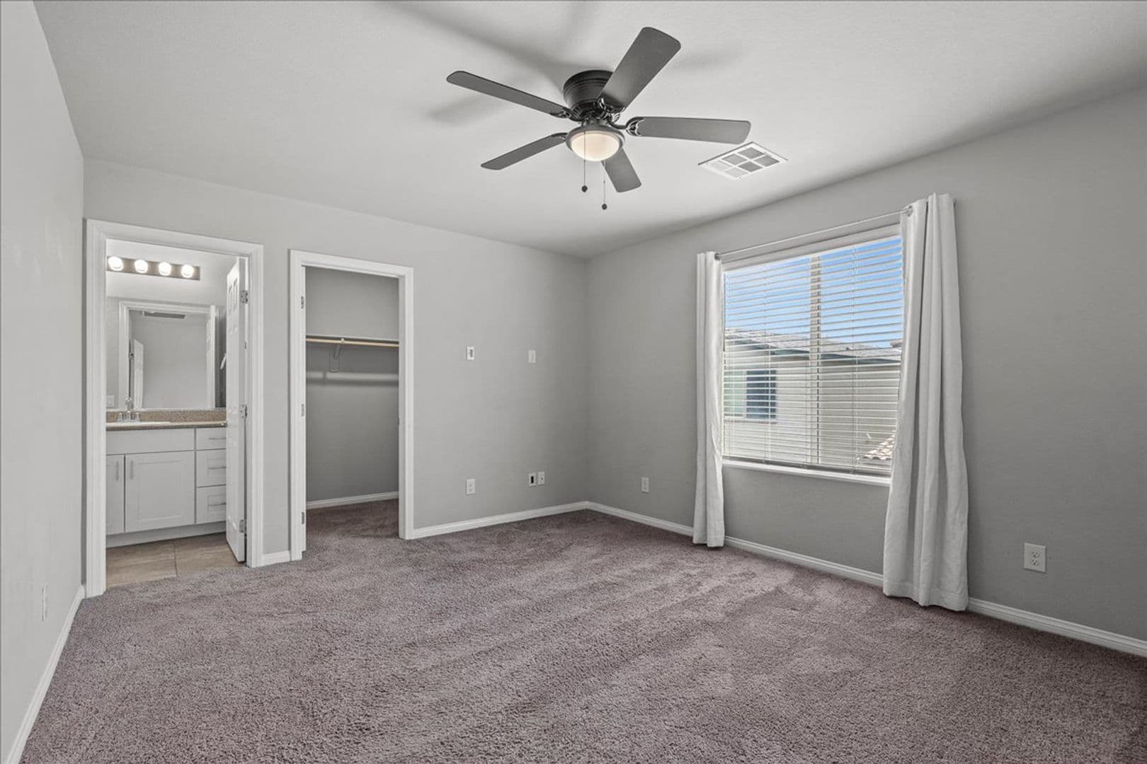 North Las Vegas House: 7305 Halo Falls St