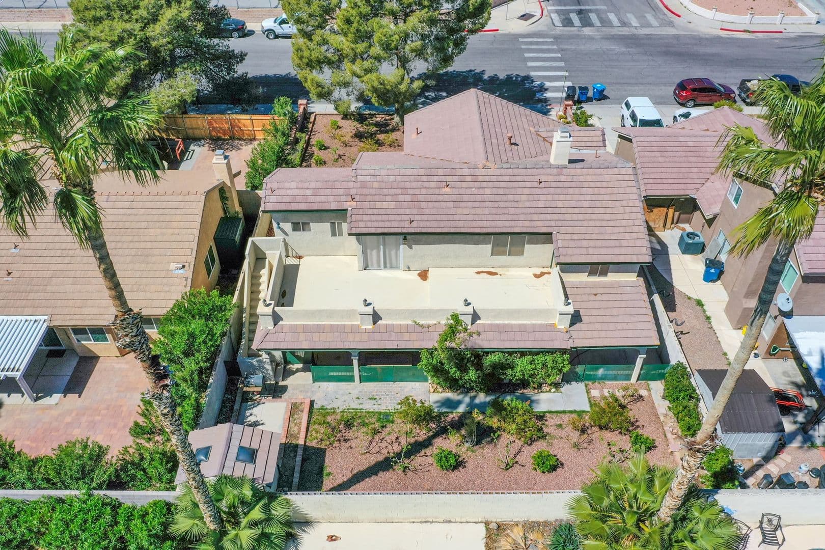 Henderson House: 2342 Viewcrest Rd