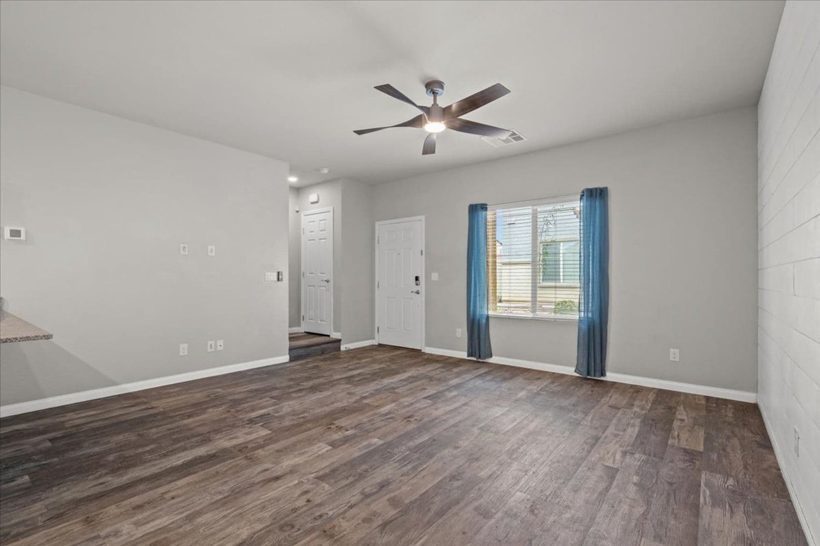 North Las Vegas House: 7305 Halo Falls St