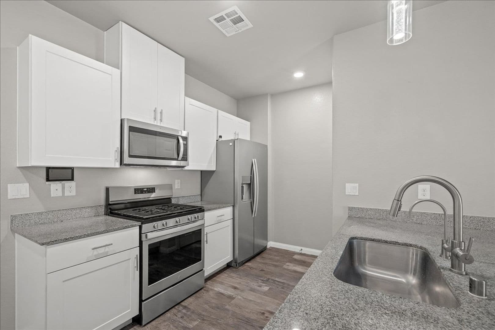 North Las Vegas House: 7305 Halo Falls St
