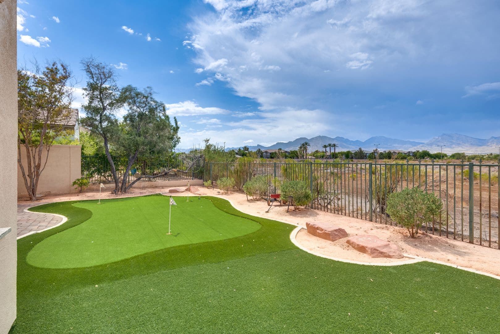 Las Vegas House: 709 Sir James Bridge Way