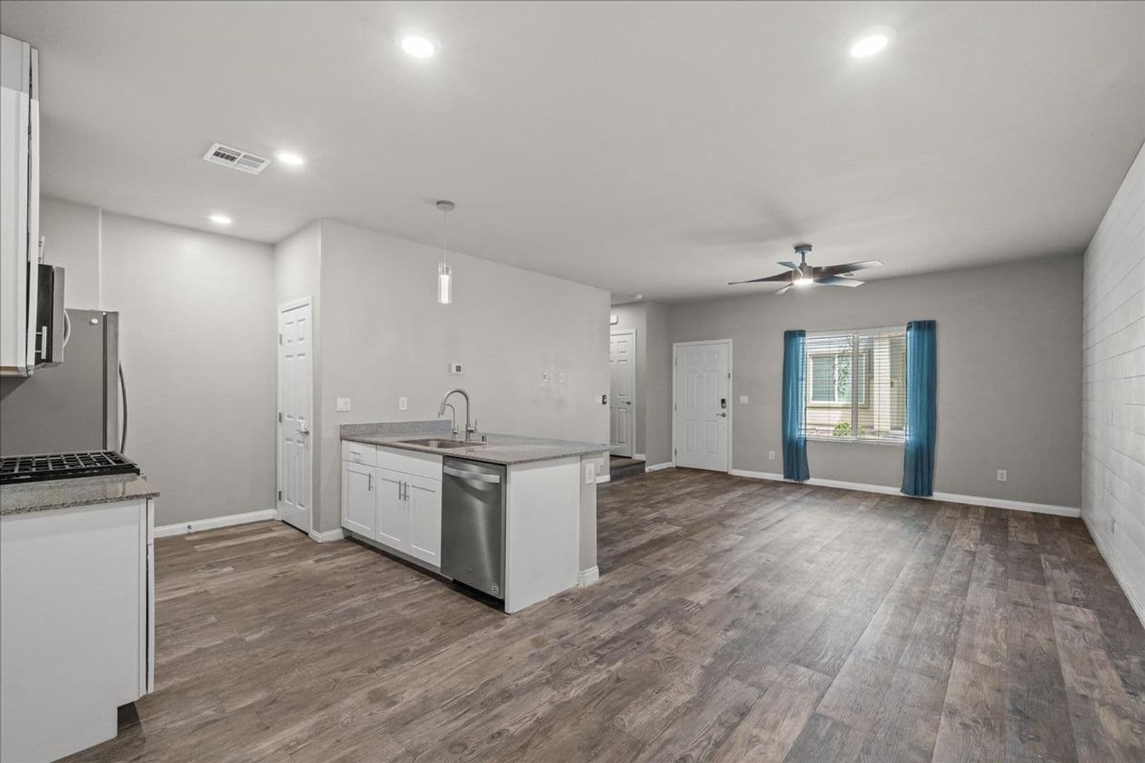 North Las Vegas House: 7305 Halo Falls St