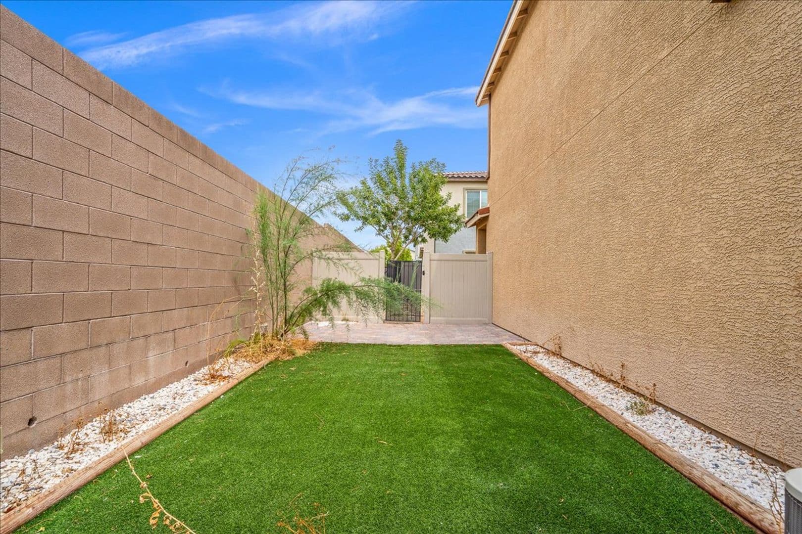 North Las Vegas House: 7305 Halo Falls St