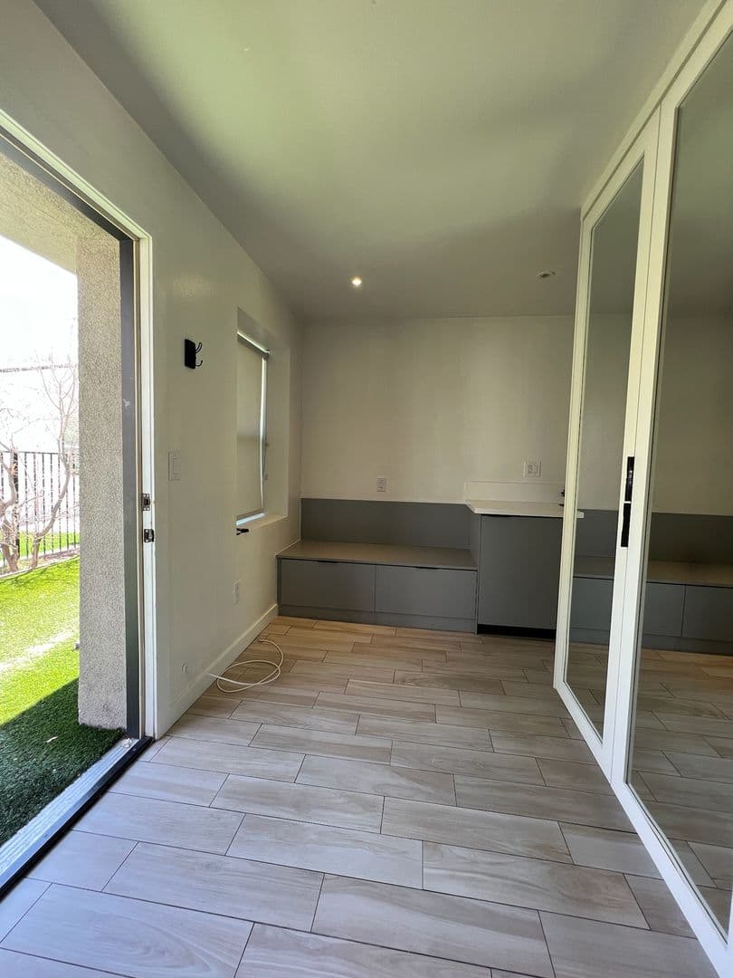 Las Vegas Apartment: 715 S 3rd St