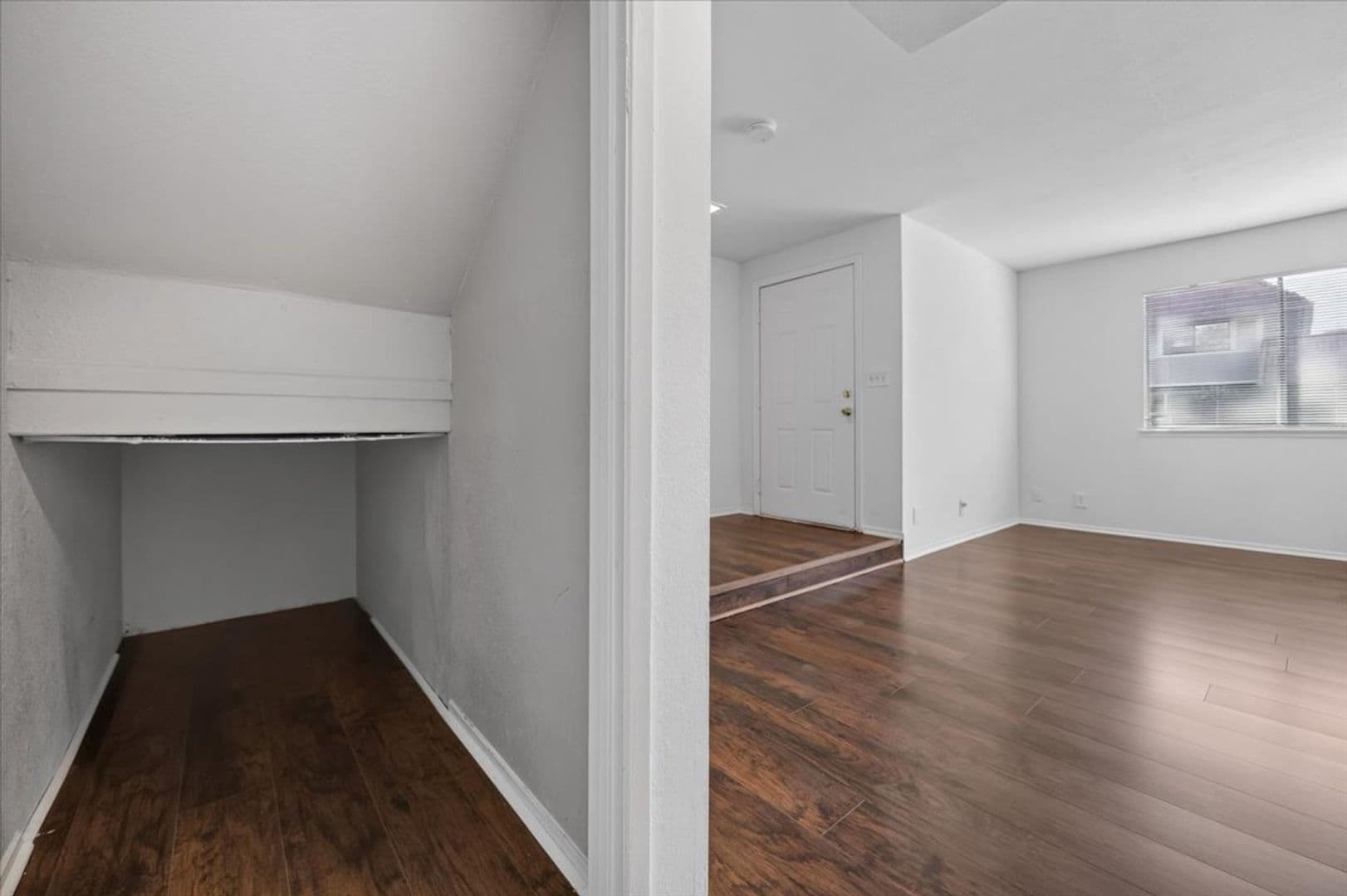 Las Vegas Townhome: 2454 Paradise Village Way