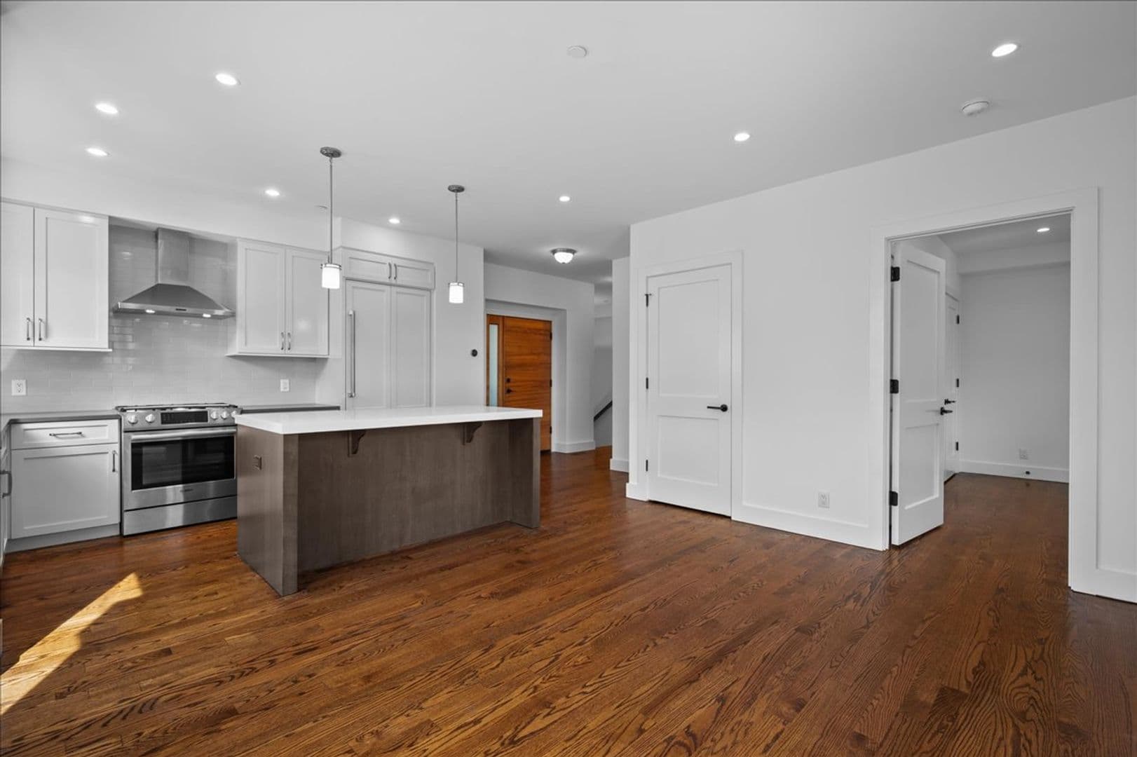 Mamaroneck Apartment: 422 E Boston Post Road