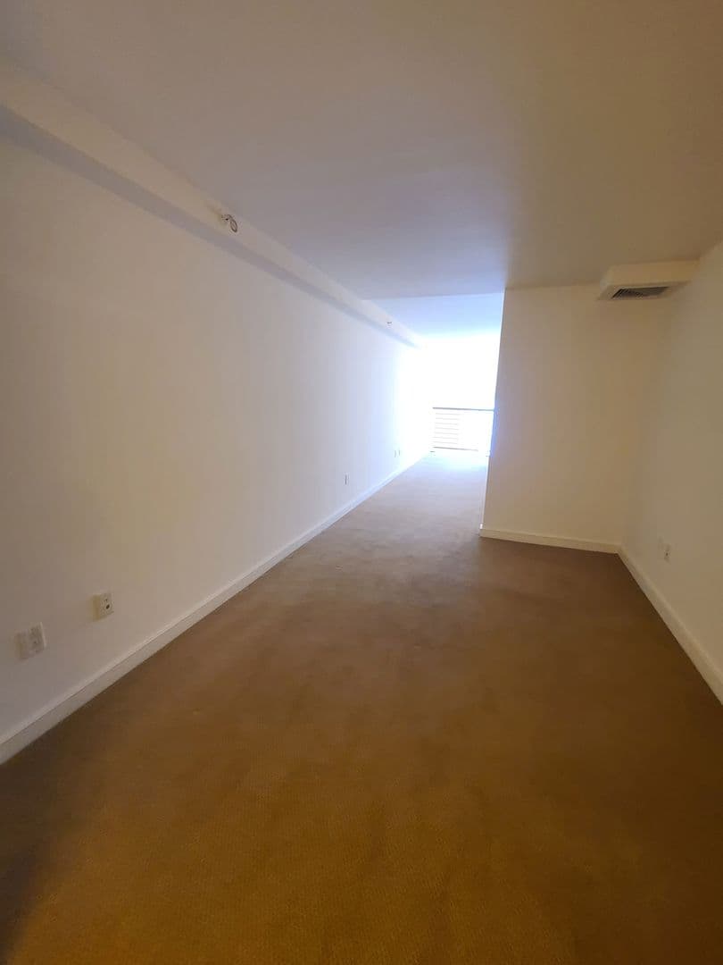 White Plains Apartment: 6 City Place