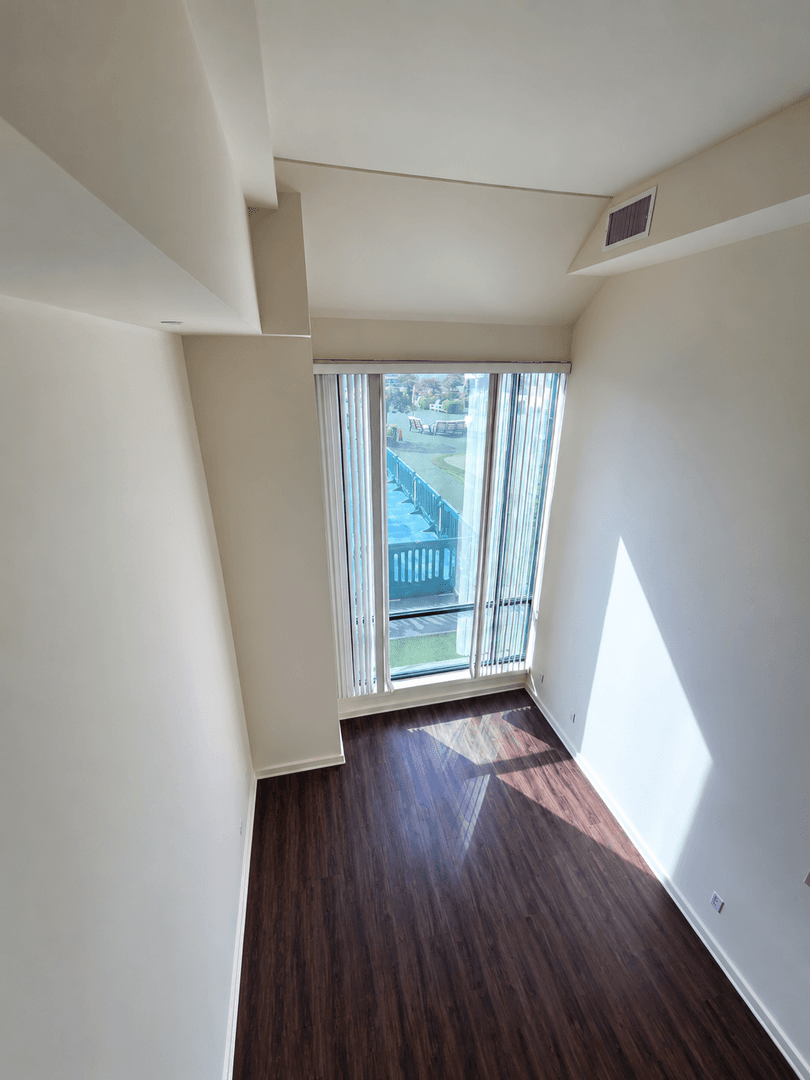 White Plains Apartment: 6 City Place
