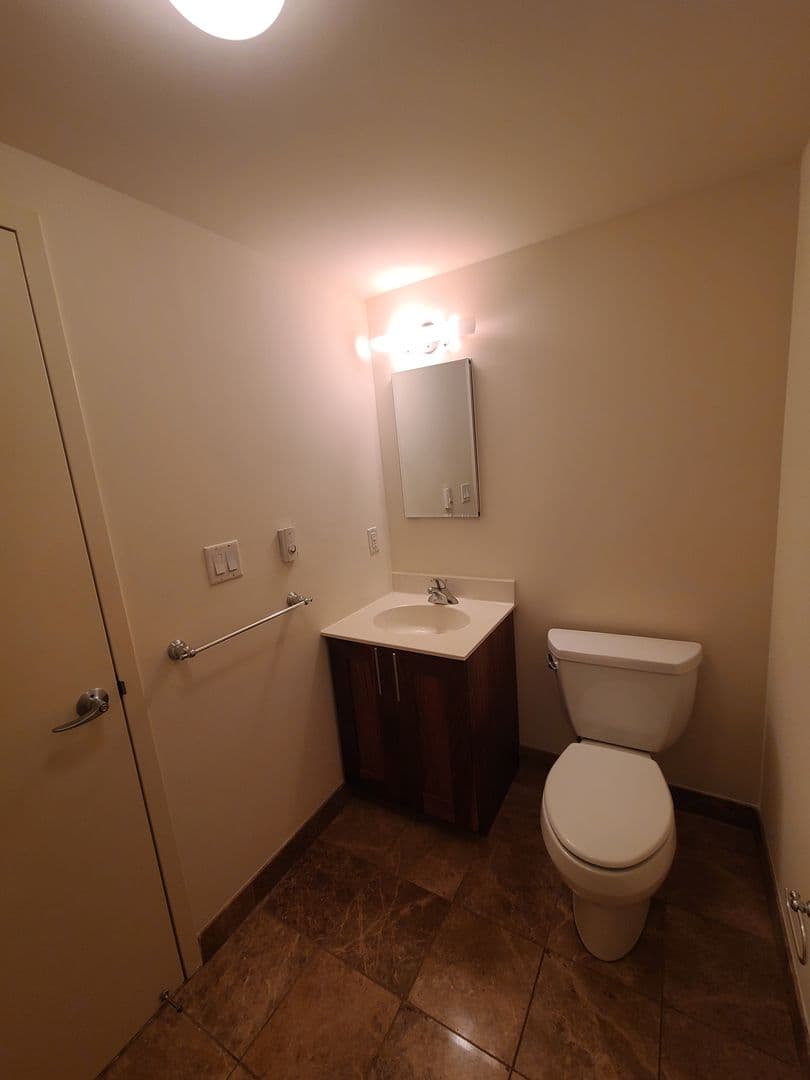 White Plains Apartment: 6 City Place