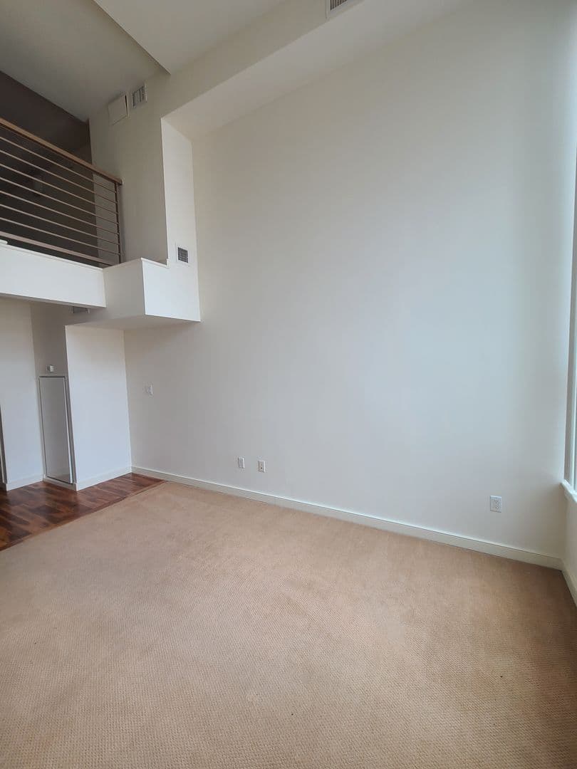 White Plains Apartment: 6 City Place