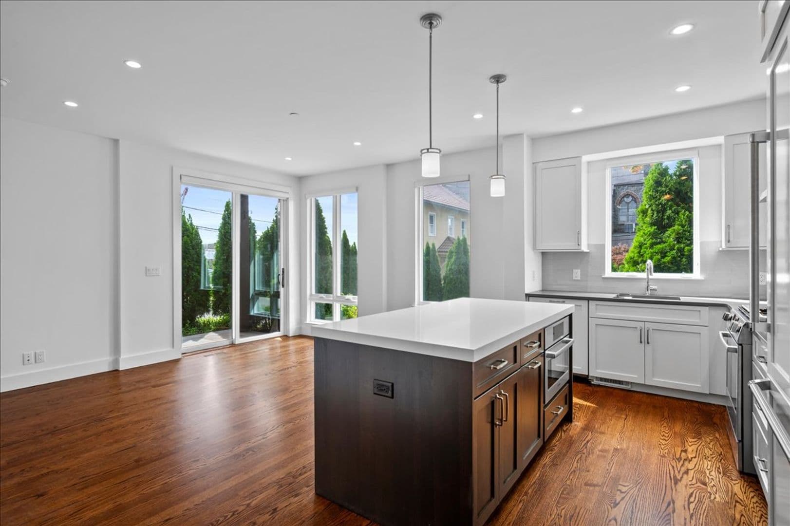Mamaroneck Apartment: 422 E Boston Post Road