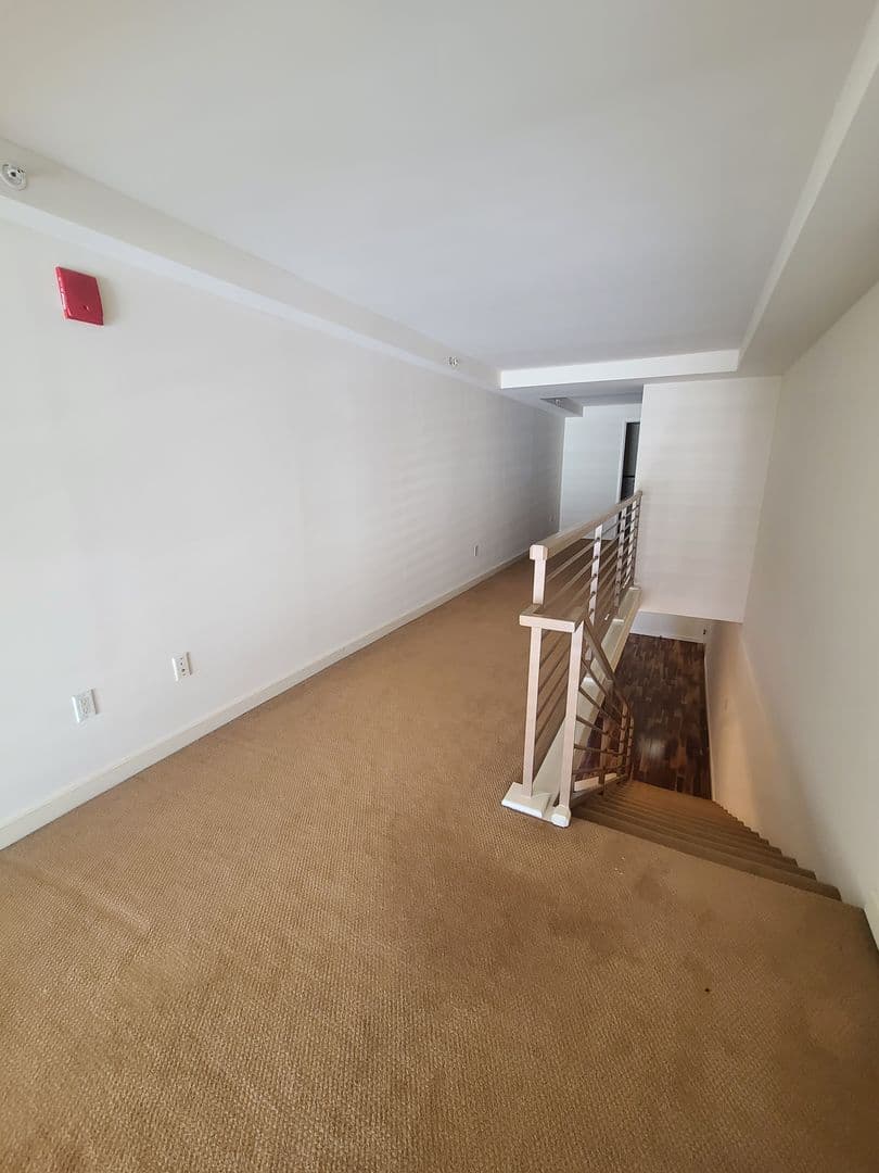 White Plains Apartment: 6 City Place