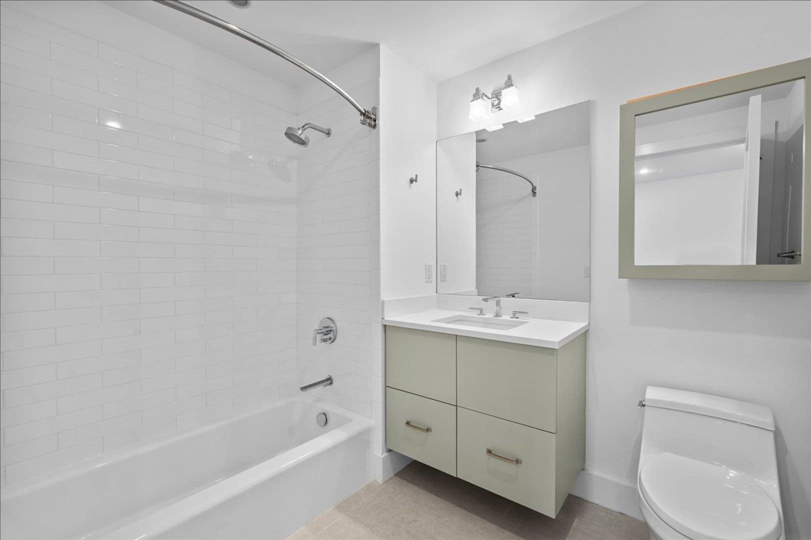 Mamaroneck Apartment: 422 E Boston Post Road