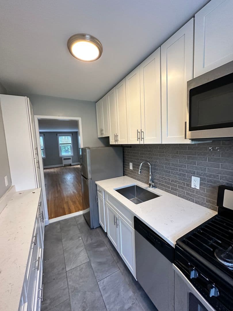 Ossining Apartment: 87 South Highland Avenue