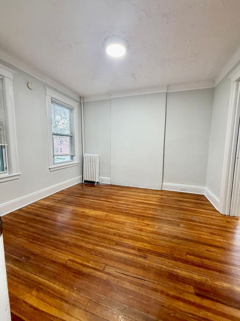 Mount Vernon Apartment: 251 S 5th Ave