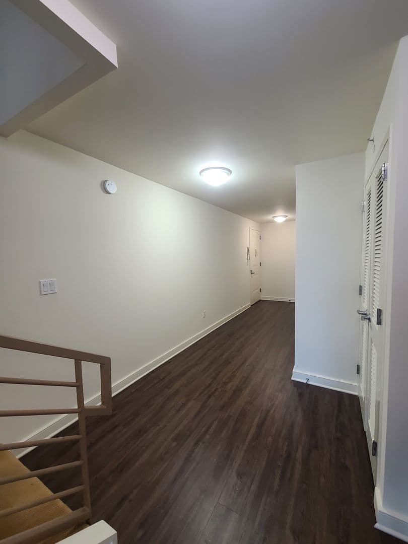 White Plains Apartment: 6 City Place