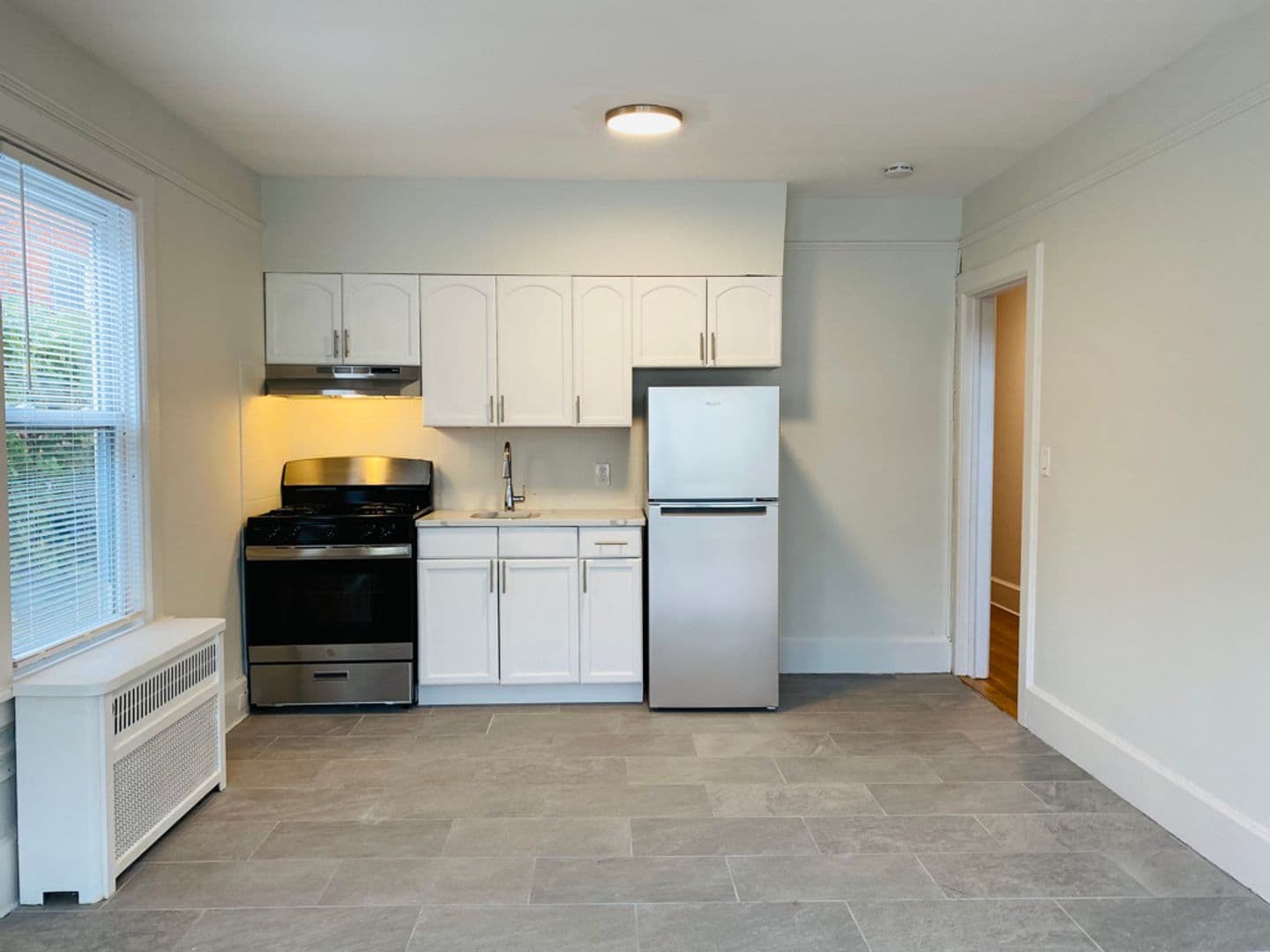 White Plains Apartment: 55 Davis Avenue